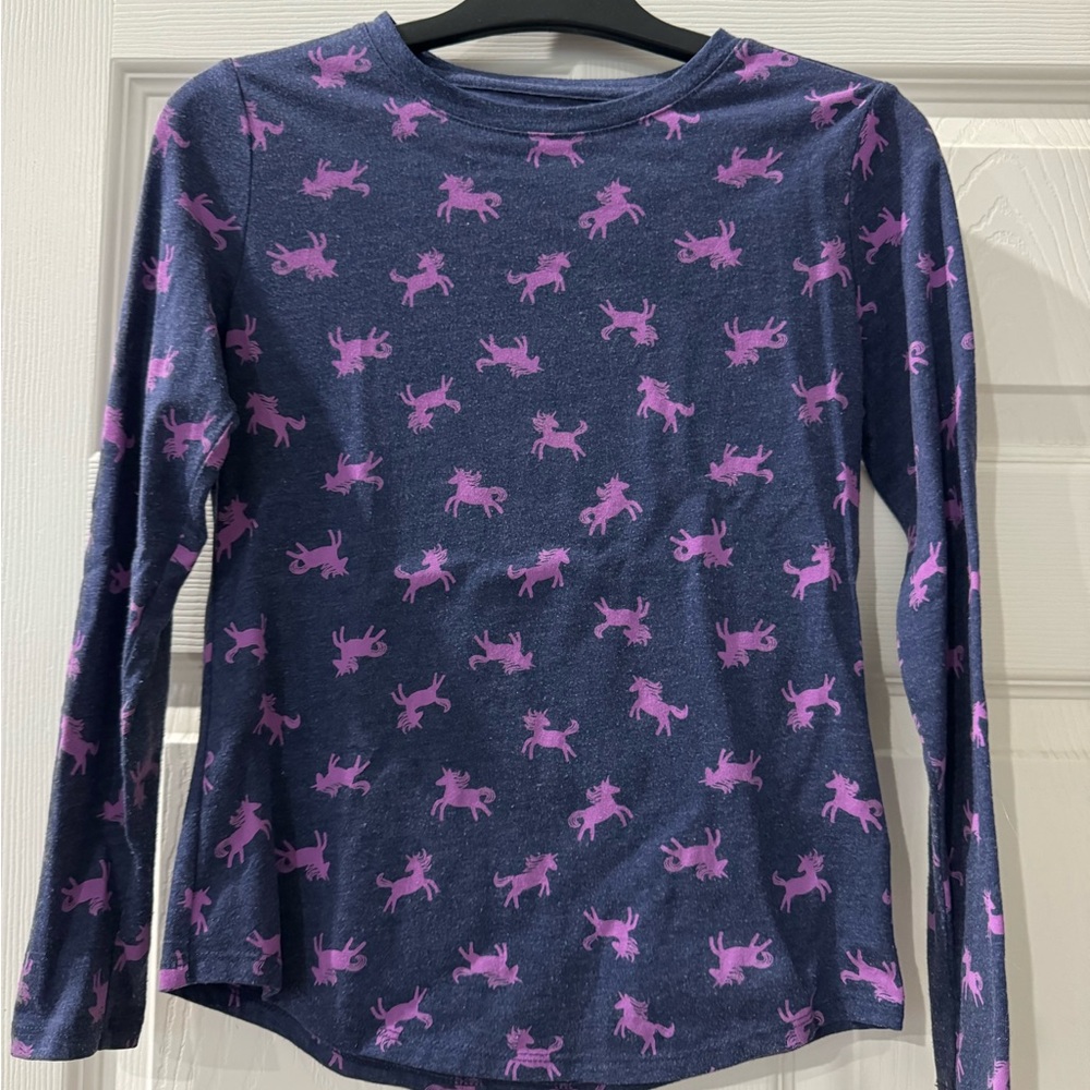 Unicorn print shirt. Cat & Jack. Size 7/8 💜Bundle 2/$14